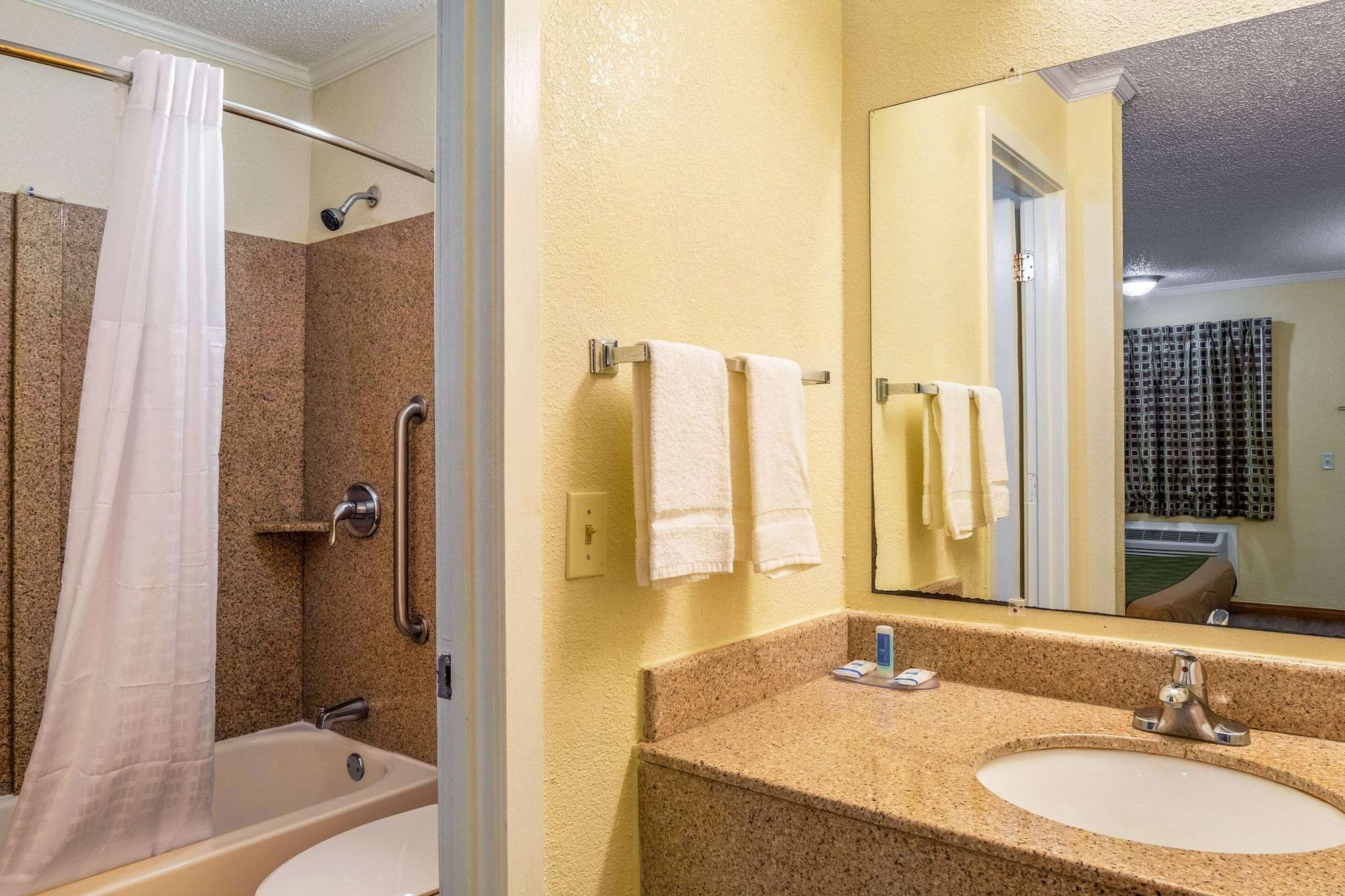 Rodeway Inn & Suites Fort Jackson Kolumbie Exteriér fotografie